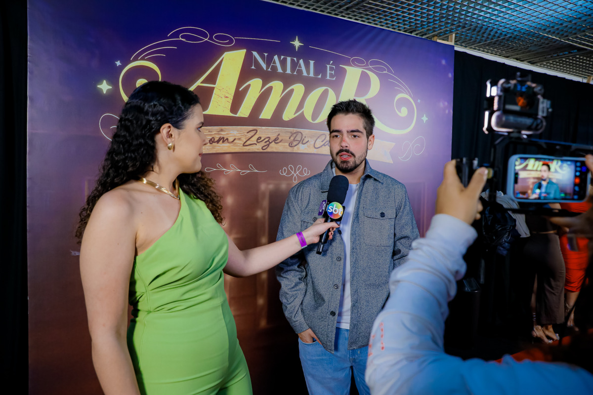 João Silva é entrevistado pelo Fofocalizando nos bastidores do especial