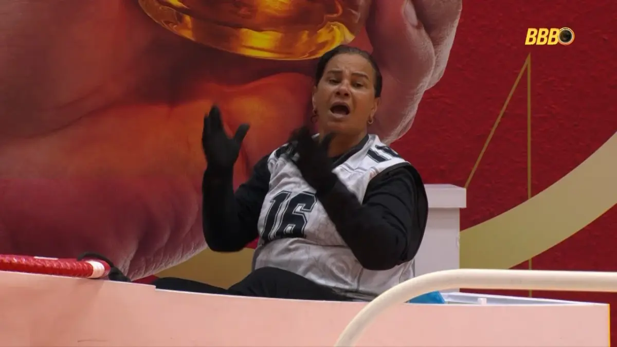 Solange descobre que está desclassificada e fica com semblante triste